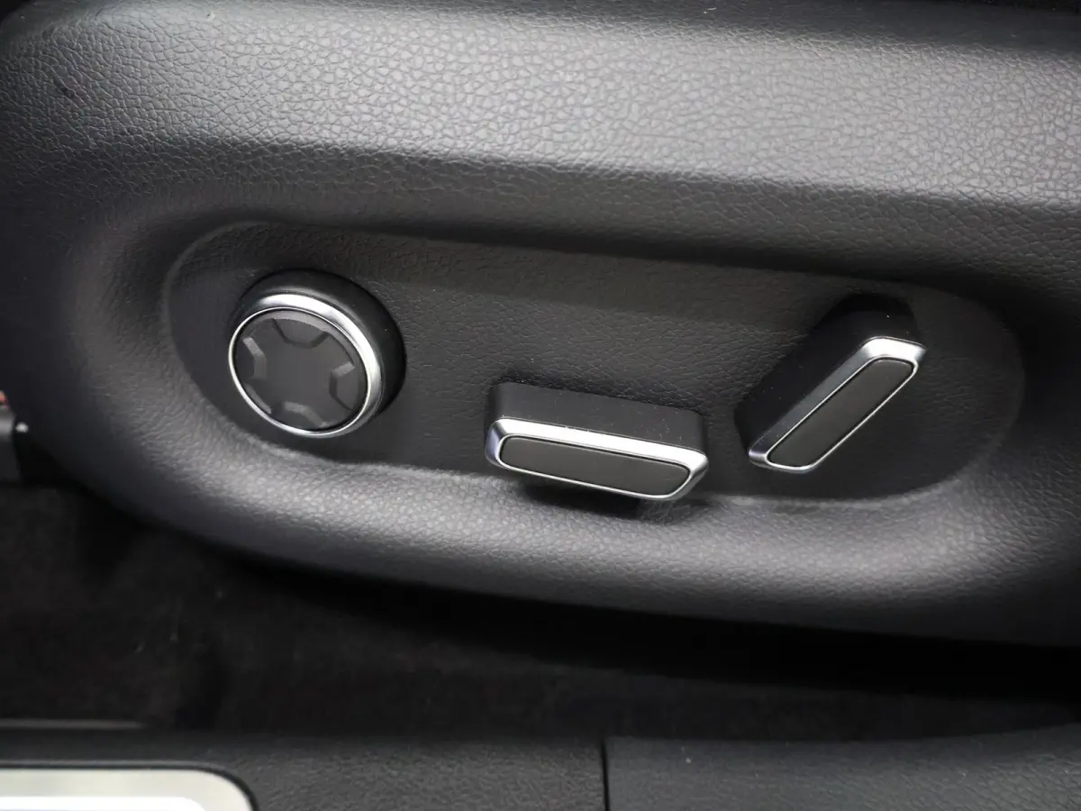 BRABUS 66 kWh | Panoramadak | HUD | Keyless entry | 360 Camera | Memory | Drive Pilot | 428 PK! |