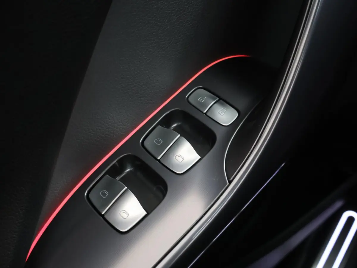 BRABUS 66 kWh | Panoramadak | HUD | Keyless entry | 360 Camera | Memory | Drive Pilot | 428 PK! |