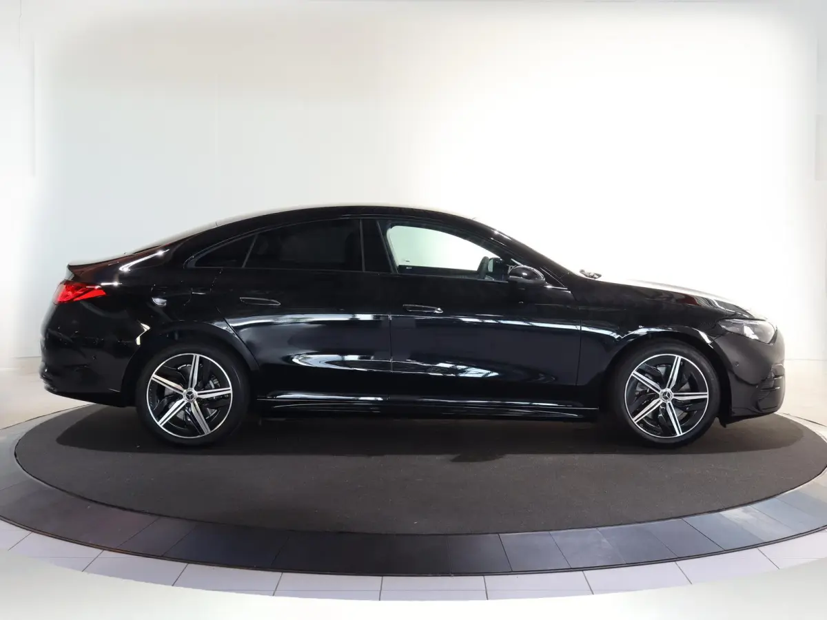 200 Business Solution AMG 58 kWh | Panoramadak | Premium Pakket | Superscreen | Trekhaak | Head-Up | Burmester |