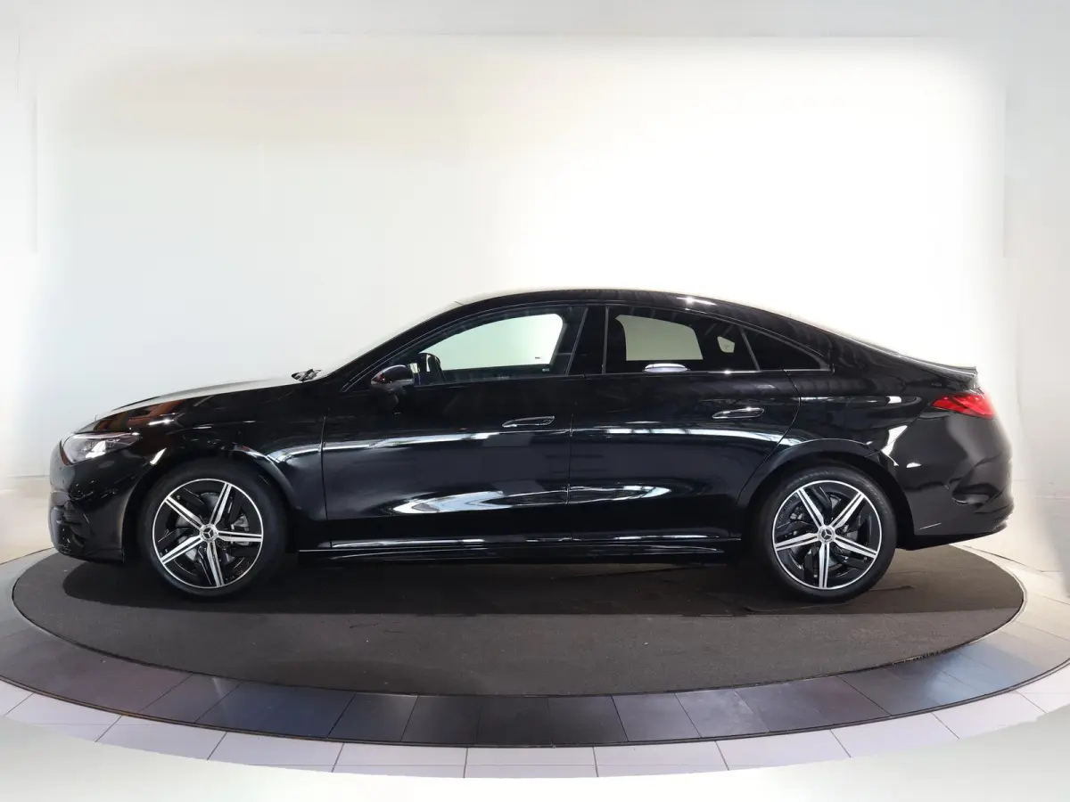 200 Business Solution AMG 58 kWh | Panoramadak | Premium Pakket | Superscreen | Trekhaak | Head-Up | Burmester |