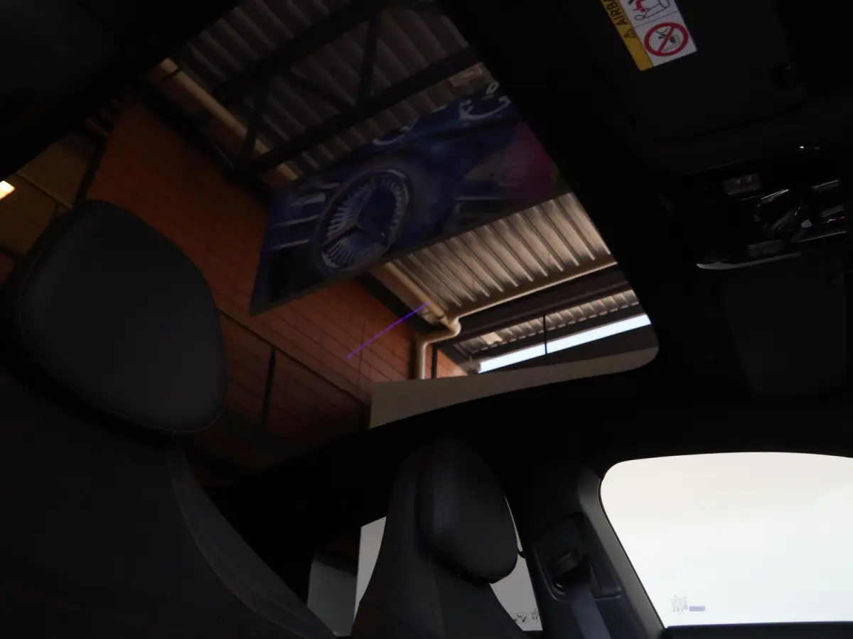 200 Business Solution AMG 58 kWh | Panoramadak | Premium Pakket | Superscreen | Trekhaak | Head-Up | Burmester |