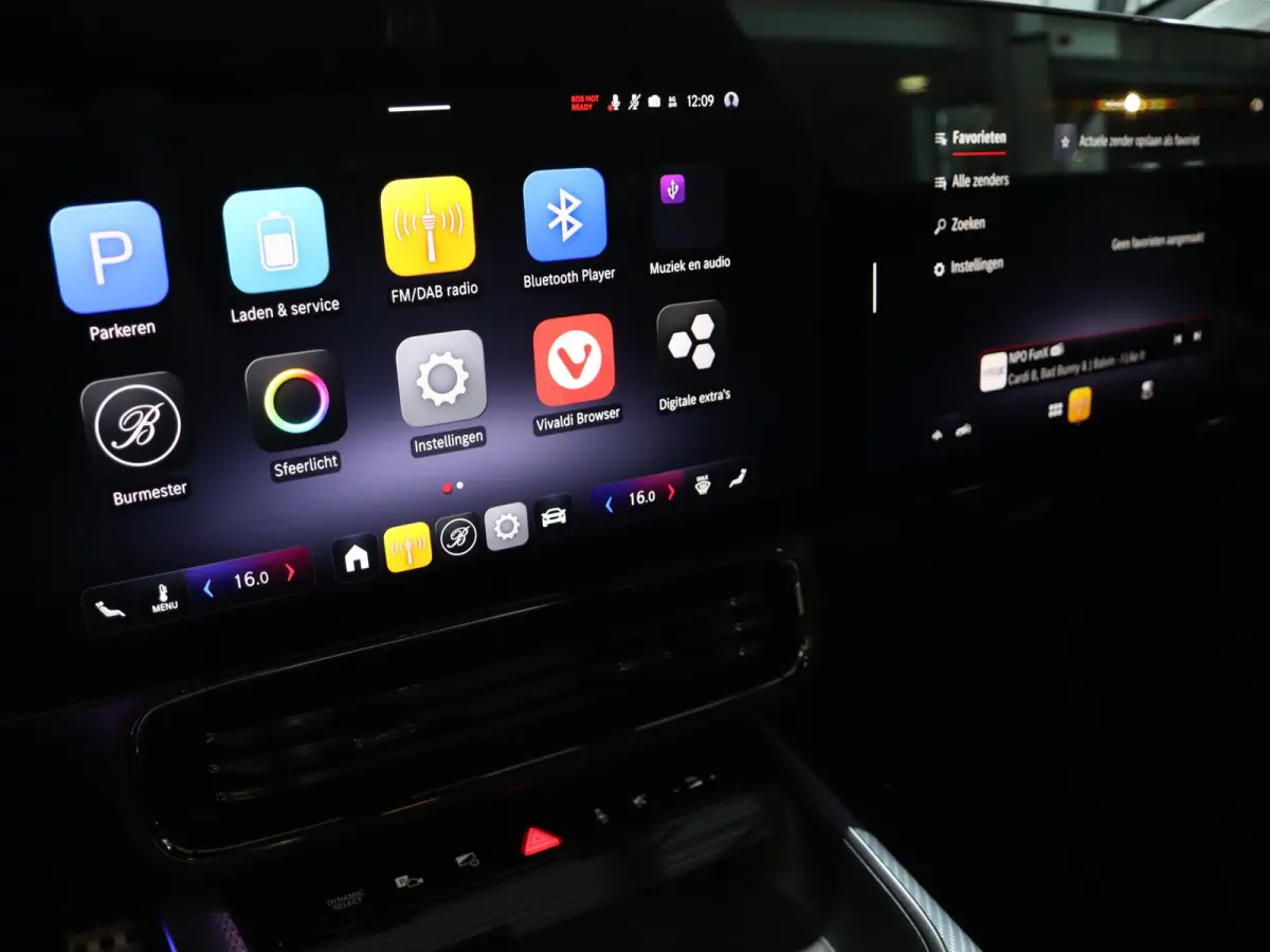 200 Business Solution AMG 58 kWh | Panoramadak | Premium Pakket | Superscreen | Trekhaak | Head-Up | Burmester |
