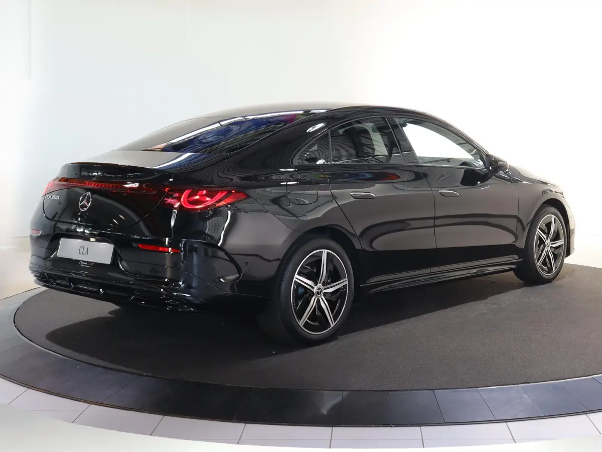 200 Business Solution AMG 58 kWh | Panoramadak | Premium Pakket | Superscreen | Trekhaak | Head-Up | Burmester |