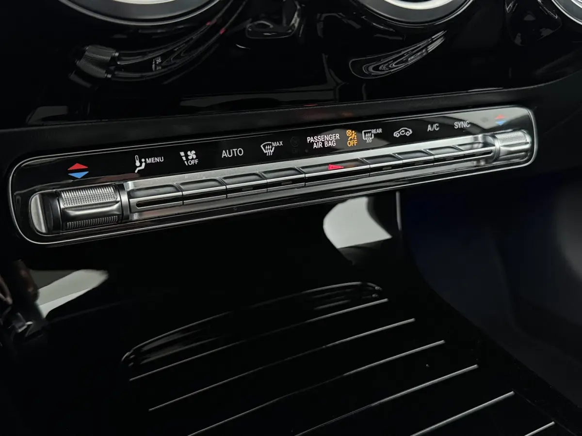 180 Business Solution AMG | Panoramadak | Sfeerverlichting | Stoelverwarming | Parkeercamera |