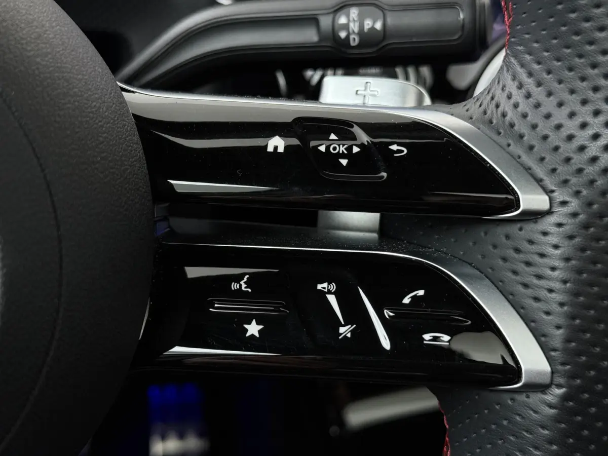 180 Business Solution AMG | Panoramadak | Sfeerverlichting | Stoelverwarming | Parkeercamera |
