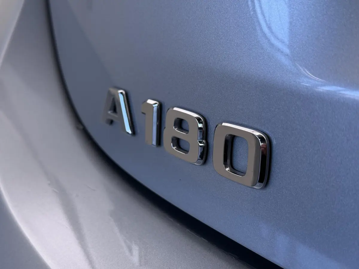 180 Business Solution AMG | Panoramadak | Sfeerverlichting | Stoelverwarming | Parkeercamera |