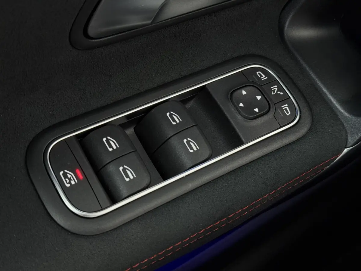 180 Business Solution AMG | Panoramadak | Sfeerverlichting | Stoelverwarming | Parkeercamera |