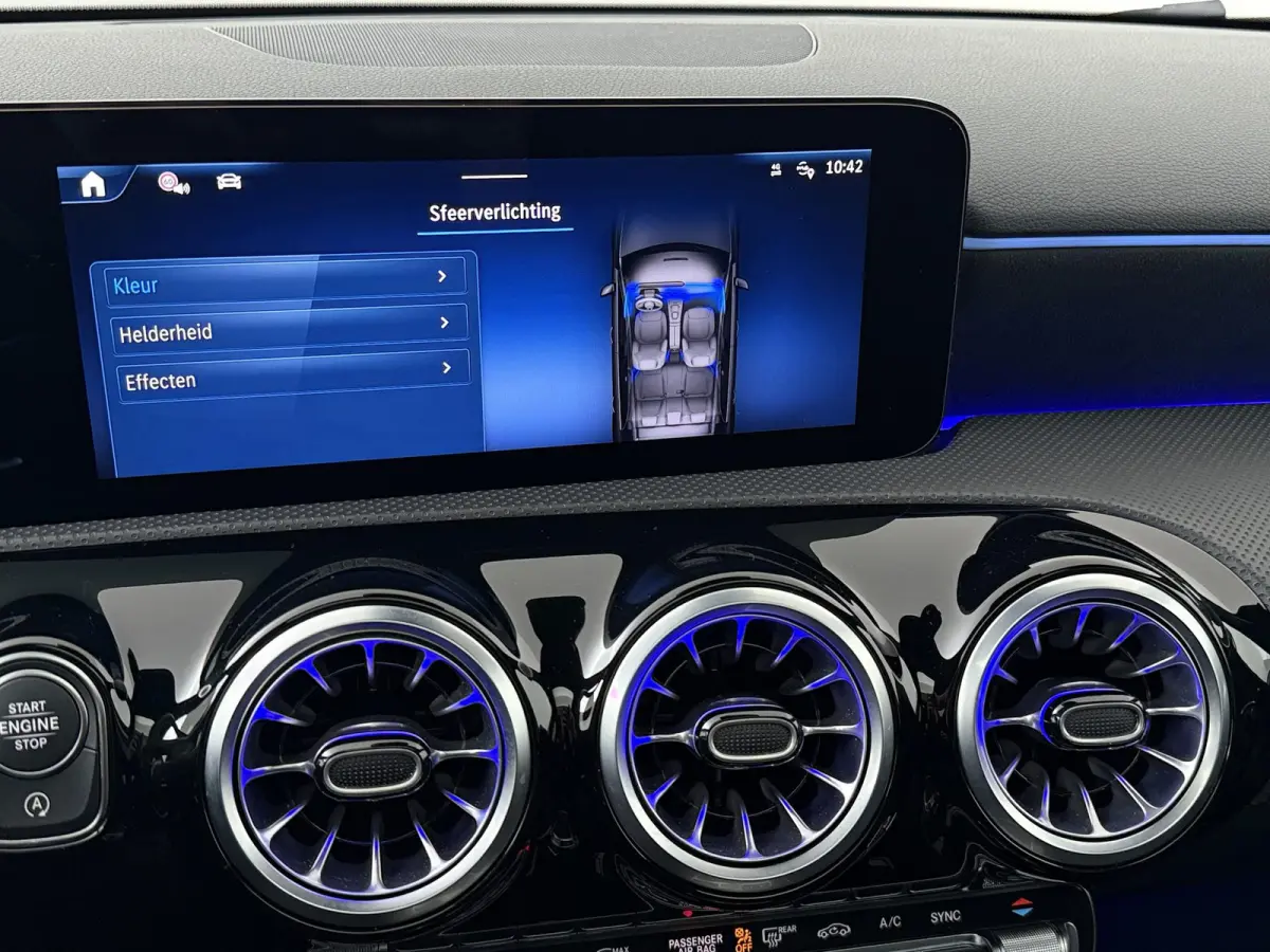 180 Business Solution AMG | Panoramadak | Sfeerverlichting | Stoelverwarming | Parkeercamera |