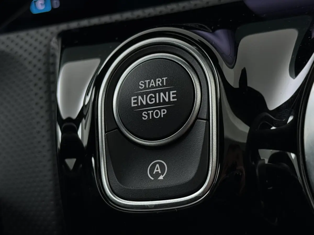 180 Business Solution AMG | Panoramadak | Sfeerverlichting | Stoelverwarming | Parkeercamera |
