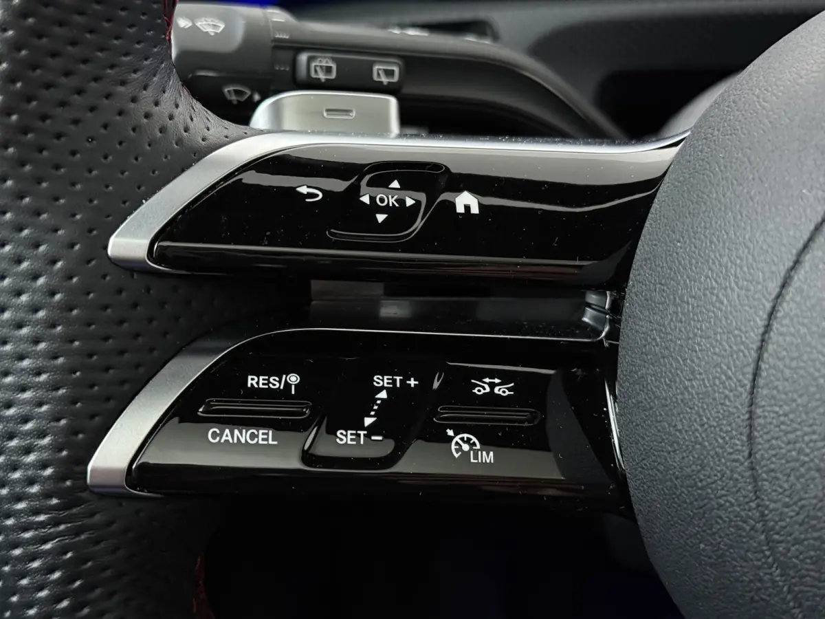 180 Business Solution AMG | Panoramadak | Sfeerverlichting | Stoelverwarming | Parkeercamera |