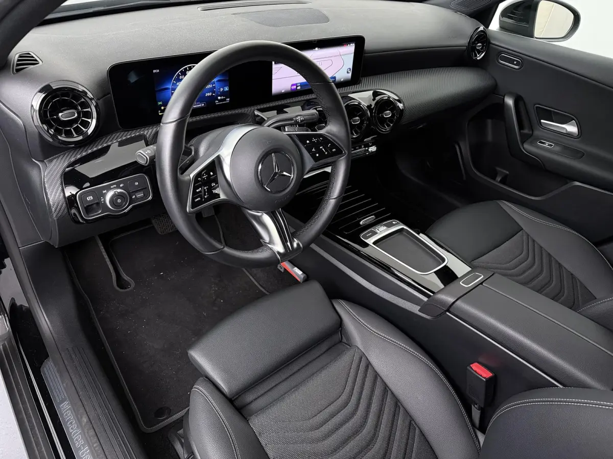 250 e Star Edition | Distronic | Apple CarPlay | Achteruitrijcamera | Stoelverwarming |