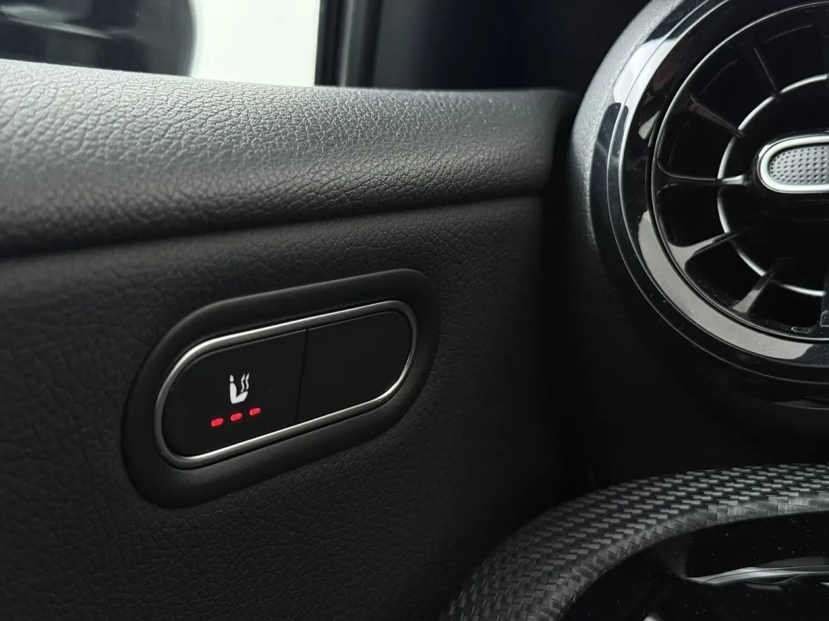 250 e Star Edition | Distronic | Apple CarPlay | Achteruitrijcamera | Stoelverwarming |