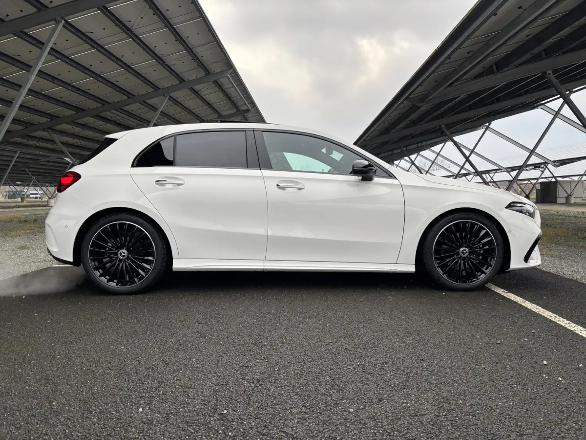 180 Star Edition AMG Line | Night | Panoramadak | Multibeam LED | 19 Inch LM velgen | Sfeerverlichting |