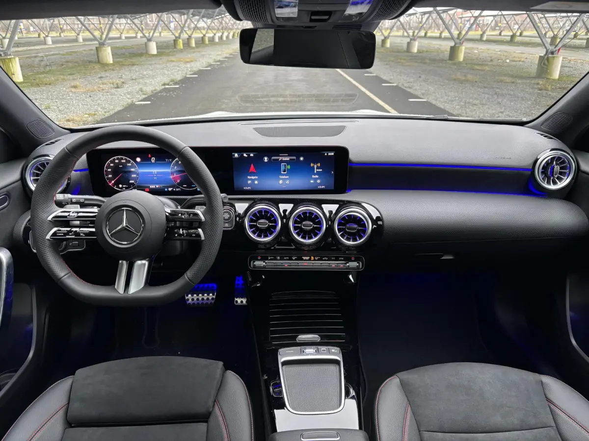 180 Star Edition AMG Line | Night | Panoramadak | Multibeam LED | 19 Inch LM velgen | Sfeerverlichting |