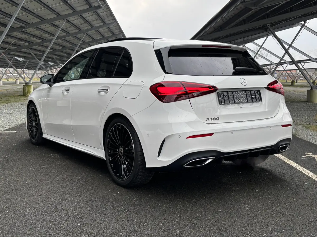 180 Star Edition AMG Line | Night | Panoramadak | Multibeam LED | 19 Inch LM velgen | Sfeerverlichting |