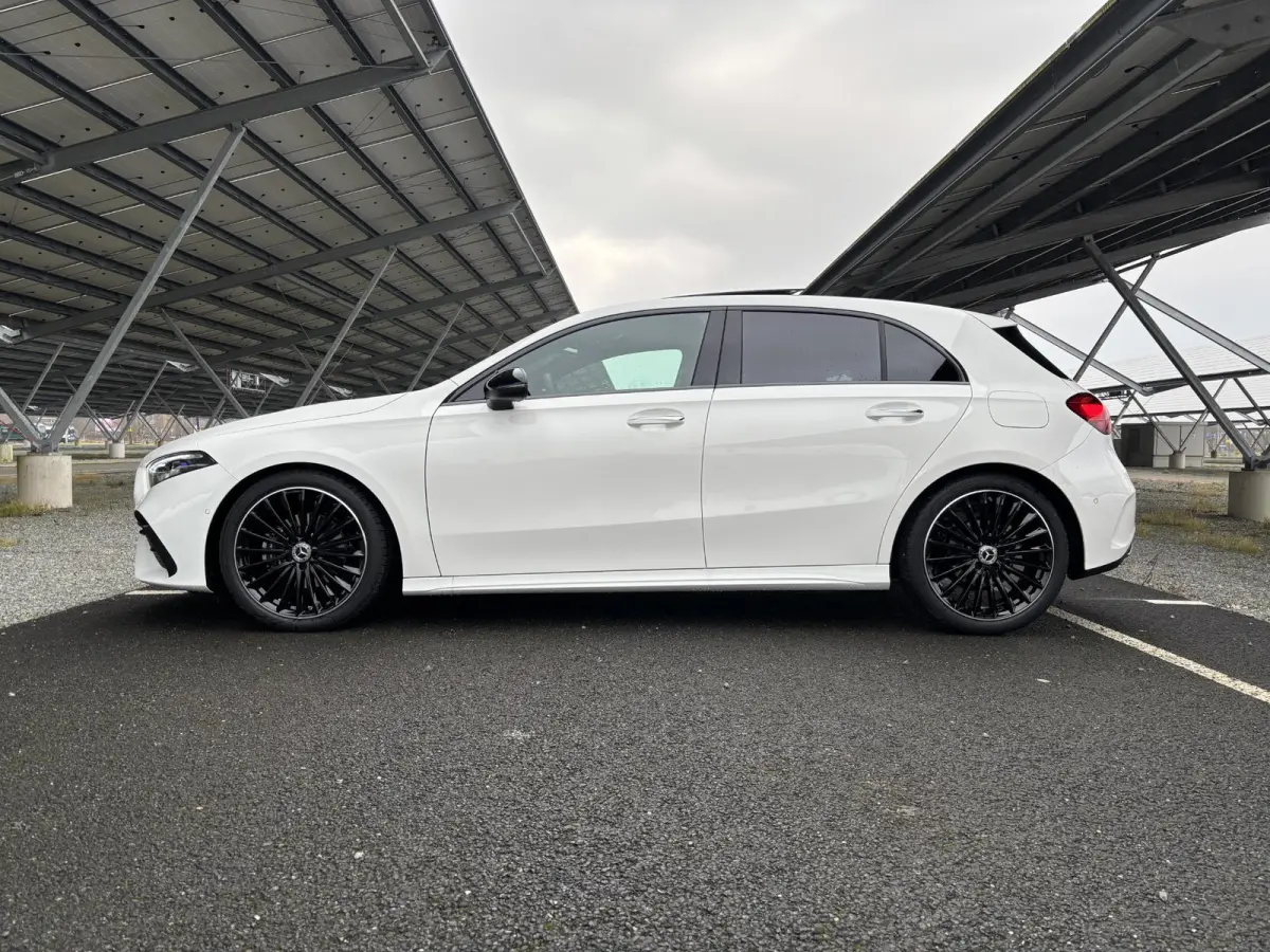 180 Star Edition AMG Line | Night | Panoramadak | Multibeam LED | 19 Inch LM velgen | Sfeerverlichting |