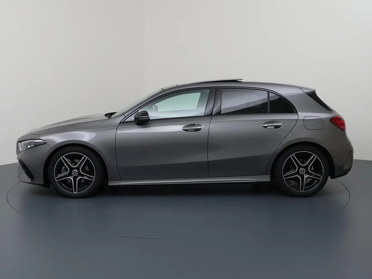 180 Business Solution AMG | Night | Panoramaschuifdak | Sfeerverlichting | Achteruitrijcamera | MULTIBEAM LED | Stoelverwarming |