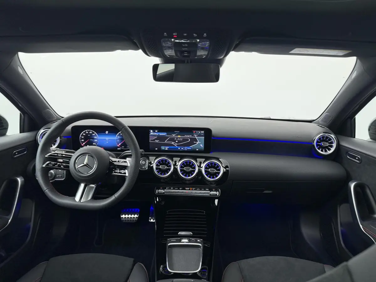 180 Business Solution AMG | Night | Panoramaschuifdak | Sfeerverlichting | Achteruitrijcamera | MULTIBEAM LED | Stoelverwarming |