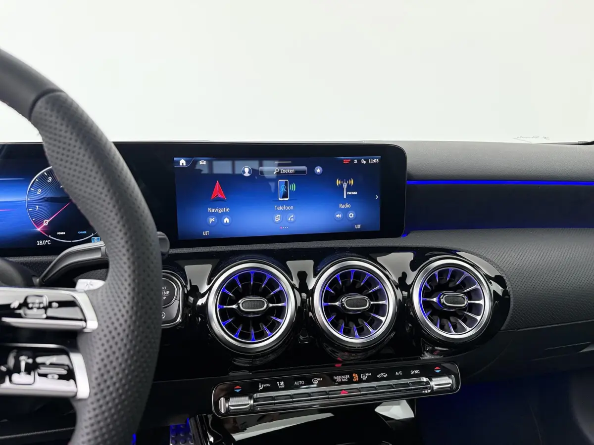 180 Business Solution AMG | Night | Panoramaschuifdak | Sfeerverlichting | Achteruitrijcamera | MULTIBEAM LED | Stoelverwarming |