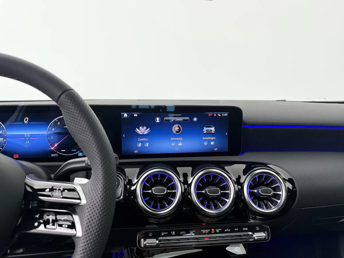 180 Business Solution AMG | Night | Panoramaschuifdak | Sfeerverlichting | Achteruitrijcamera | MULTIBEAM LED | Stoelverwarming |