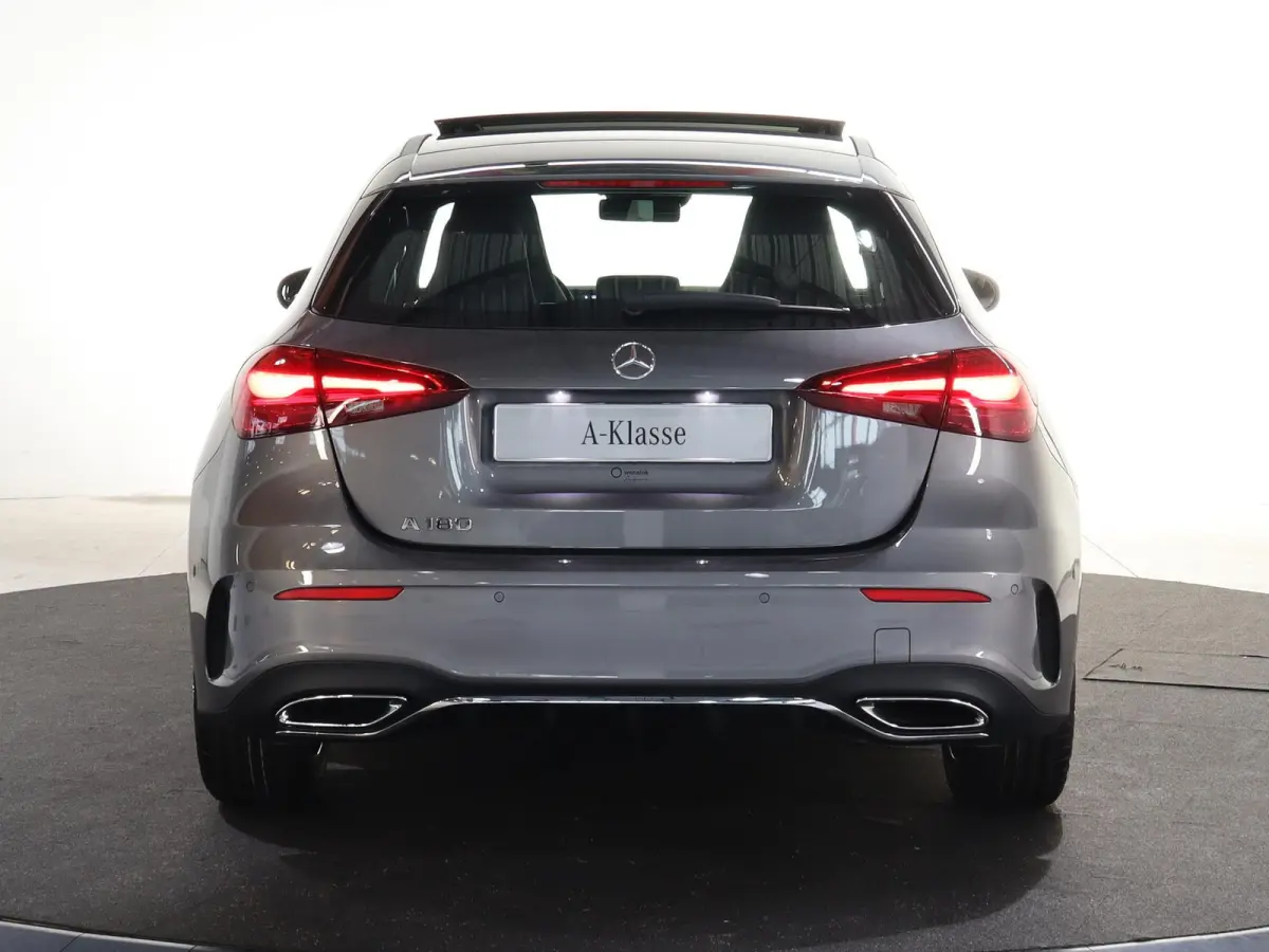 180 Business Solution AMG | Panoramaschuifdak | Stoelverwarming | Achteruitrijcamera |  MULTIBEAM LED |