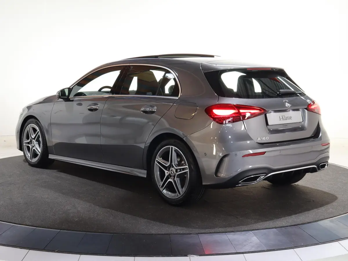 180 Business Solution AMG | Panoramaschuifdak | Stoelverwarming | Achteruitrijcamera |  MULTIBEAM LED |