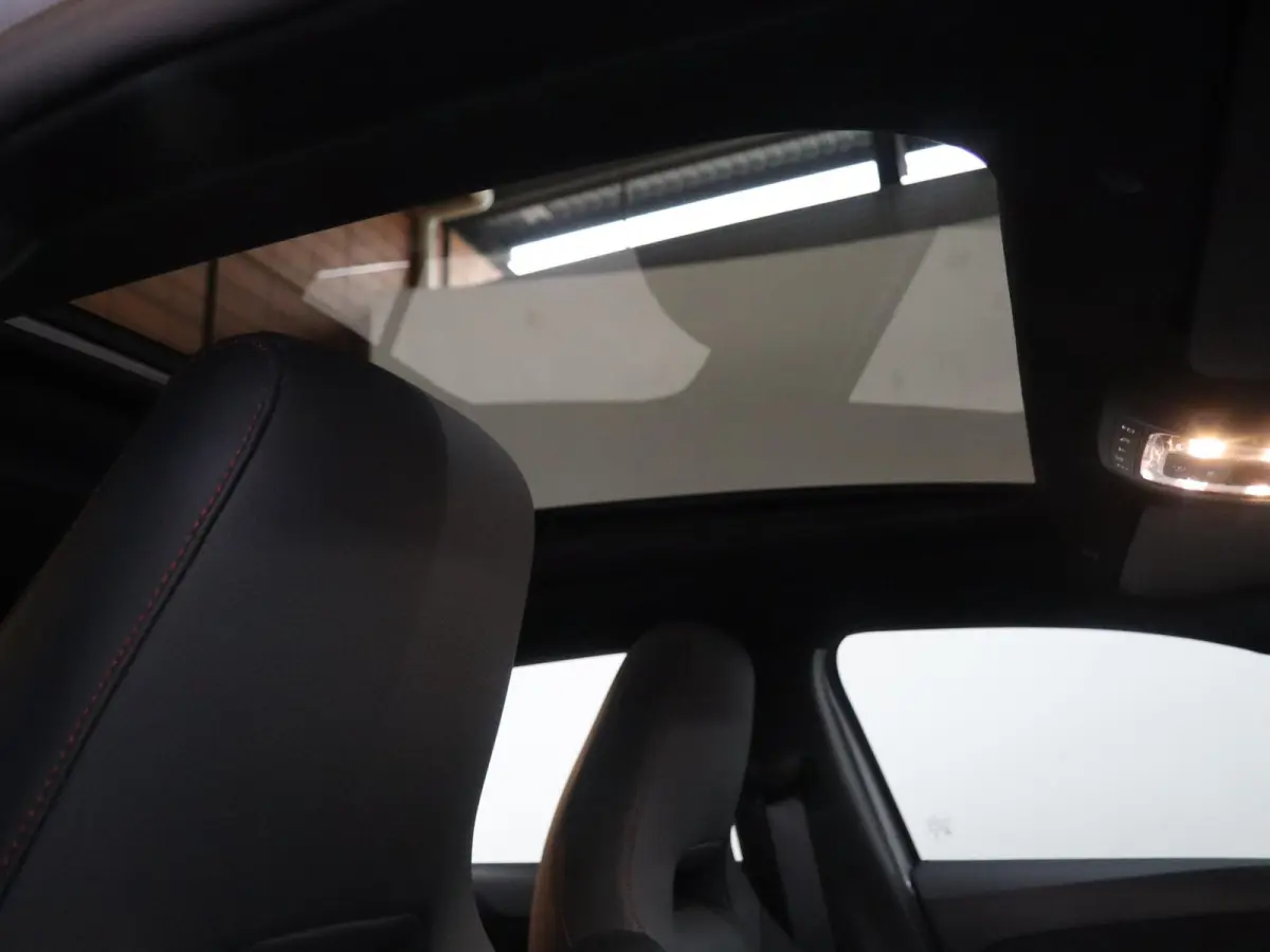 180 Business Solution AMG | Panoramaschuifdak | Stoelverwarming | Achteruitrijcamera |  MULTIBEAM LED |