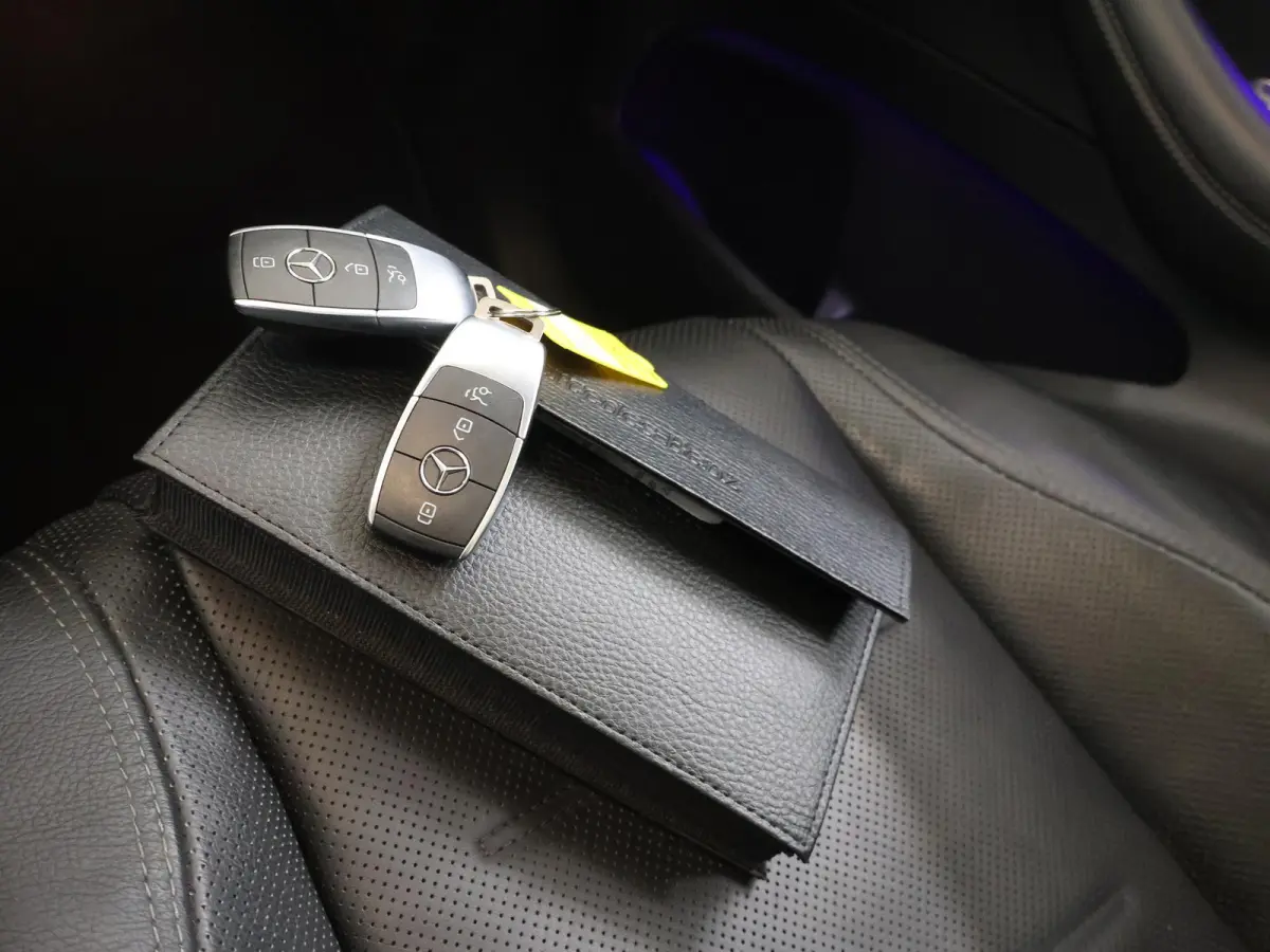 350 de 4MATIC AMG Line Premium Plus | Panoramadak | Luchtvering | Burmester | Treeplanken | Trekhaak | Nappaleder |