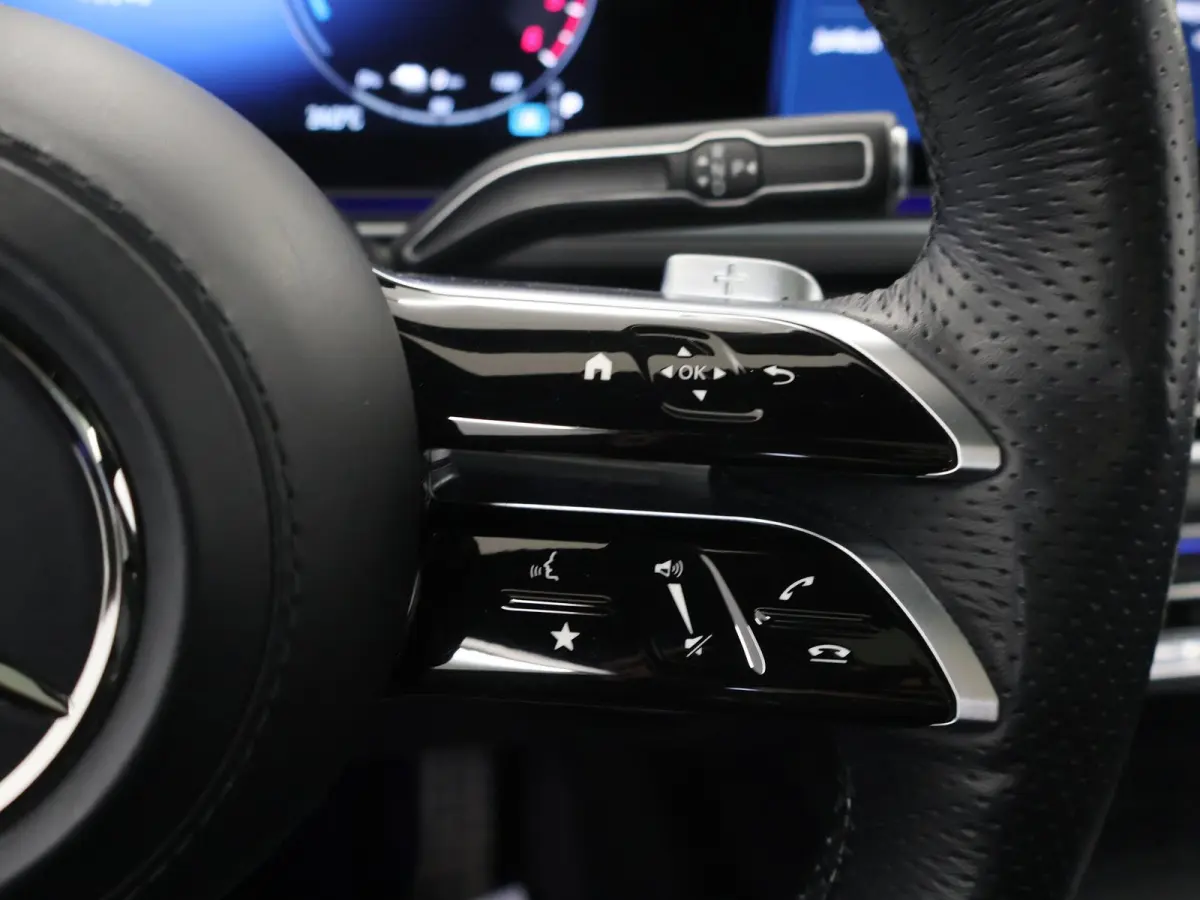 350 de 4MATIC AMG Line Premium Plus | Panoramadak | Luchtvering | Burmester | Treeplanken | Trekhaak | Nappaleder |
