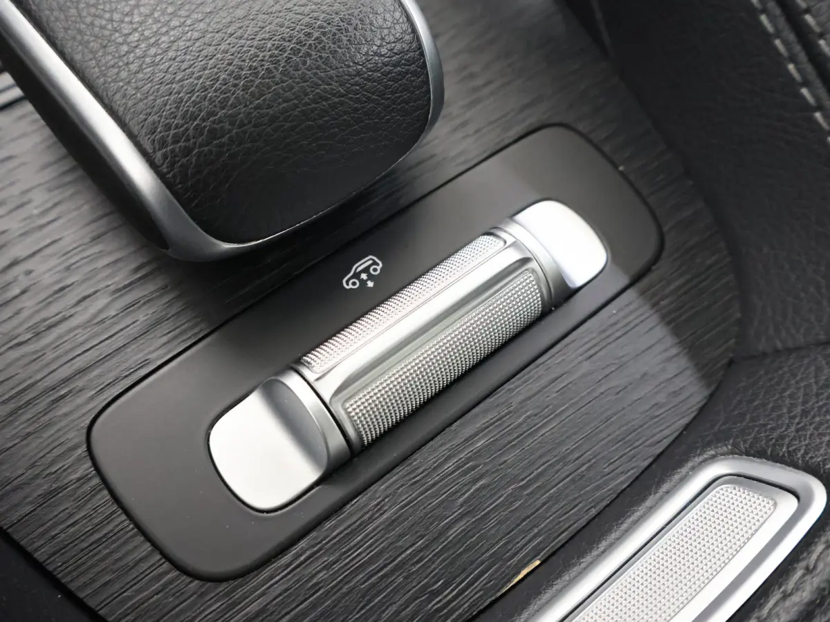 350 de 4MATIC AMG Line Premium Plus | Panoramadak | Luchtvering | Burmester | Treeplanken | Trekhaak | Nappaleder |