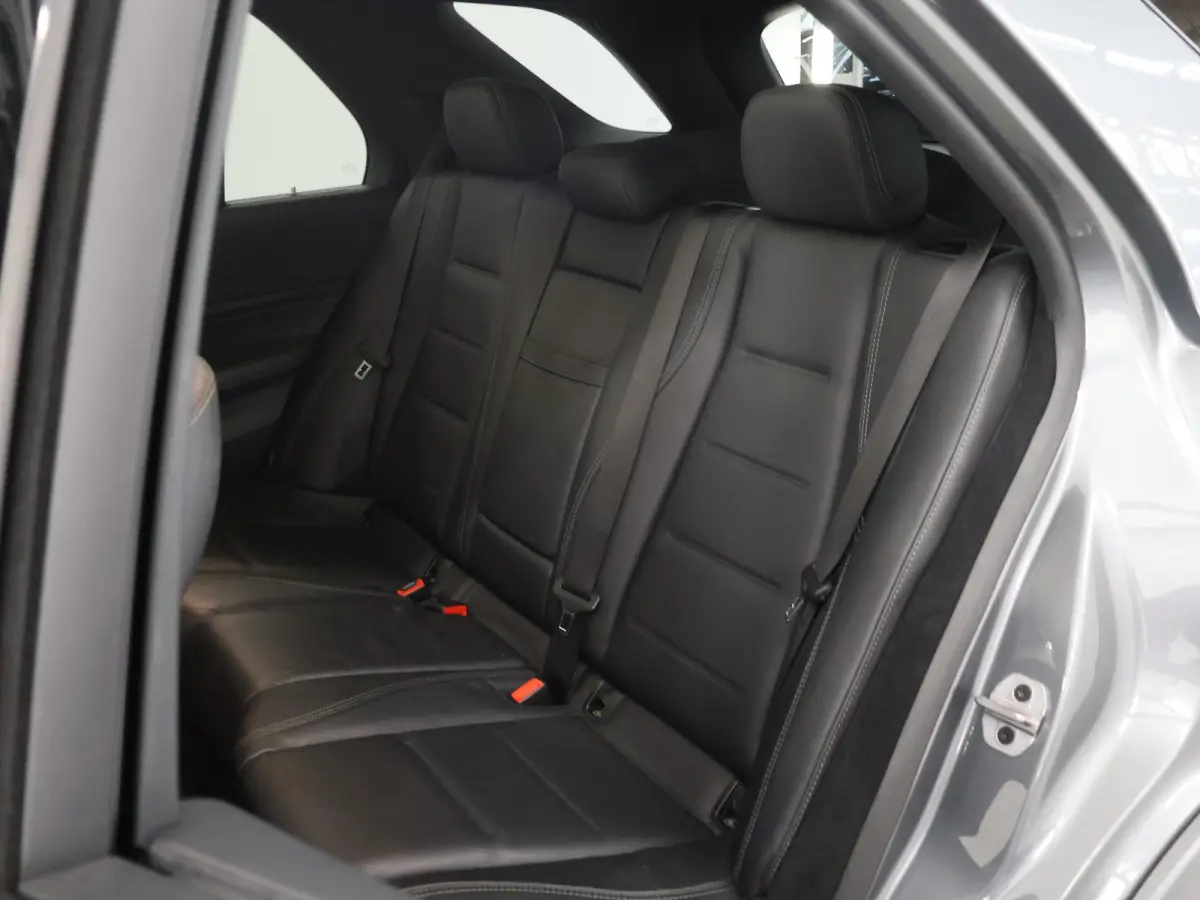 350 de 4MATIC AMG Line Premium Plus | Panoramadak | Luchtvering | Burmester | Treeplanken | Trekhaak | Nappaleder |