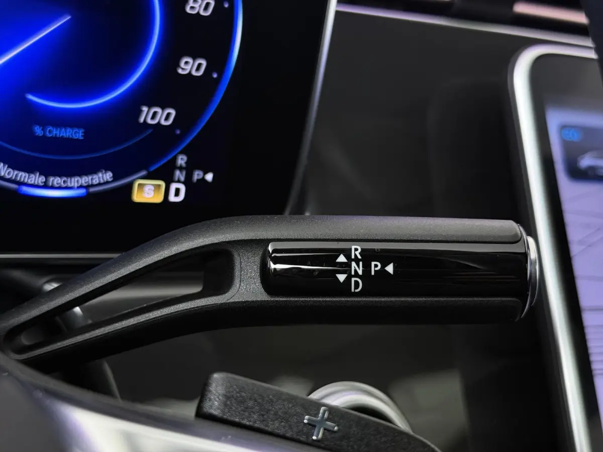 350+ Launch Edition Luxury Line 91 kWh | Luchtvering | Burmester | Head Up display | Panoramadak | HD Led koplampen | Memory | 360 graden camera | Actieve sfeerverlichting |