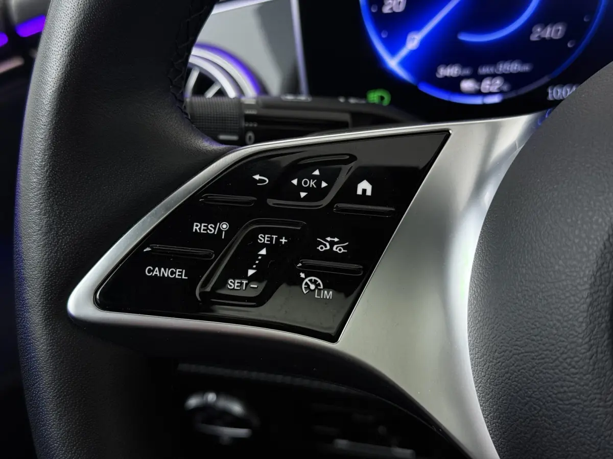 350+ Launch Edition Luxury Line 91 kWh | Luchtvering | Burmester | Head Up display | Panoramadak | HD Led koplampen | Memory | 360 graden camera | Actieve sfeerverlichting |