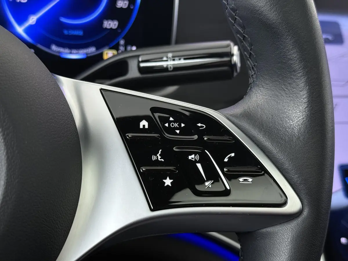 350+ Launch Edition Luxury Line 91 kWh | Luchtvering | Burmester | Head Up display | Panoramadak | HD Led koplampen | Memory | 360 graden camera | Actieve sfeerverlichting |