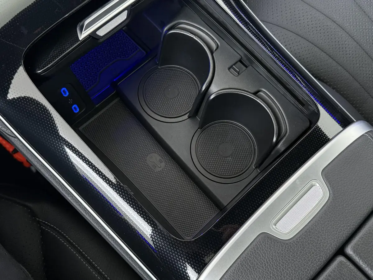 350+ Launch Edition Luxury Line 91 kWh | Luchtvering | Burmester | Head Up display | Panoramadak | HD Led koplampen | Memory | 360 graden camera | Actieve sfeerverlichting |
