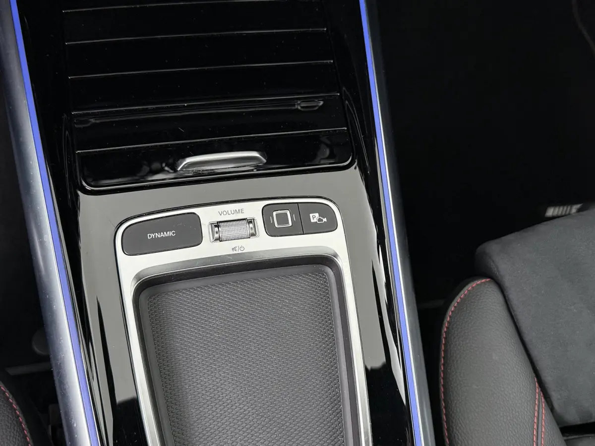 180 Star Edition AMG | Panoramadak | Trekhaak | Multibeam LED | Memory | Winterpakket | Keyless |