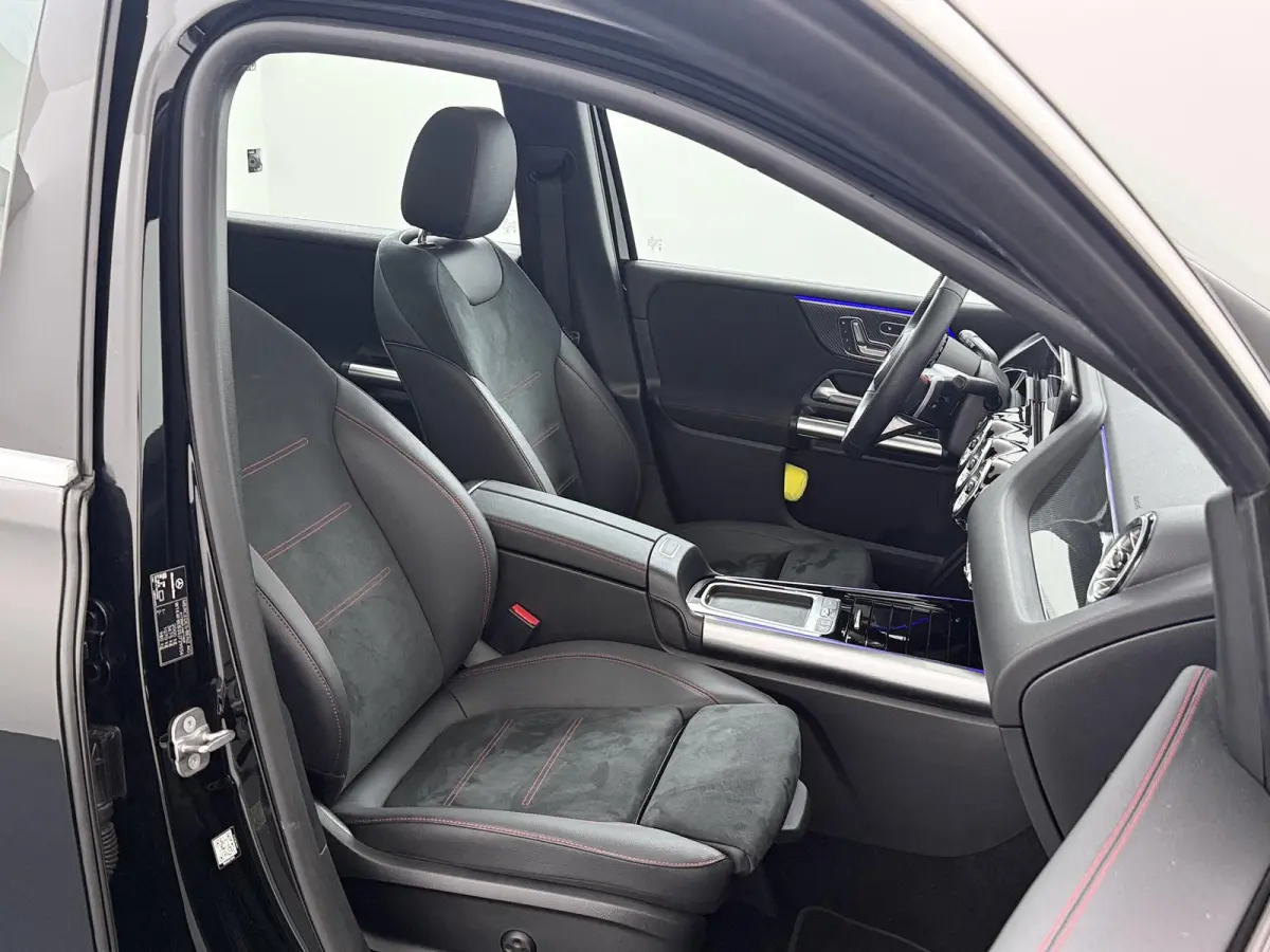 180 Star Edition AMG | Panoramadak | Trekhaak | Multibeam LED | Memory | Winterpakket | Keyless |