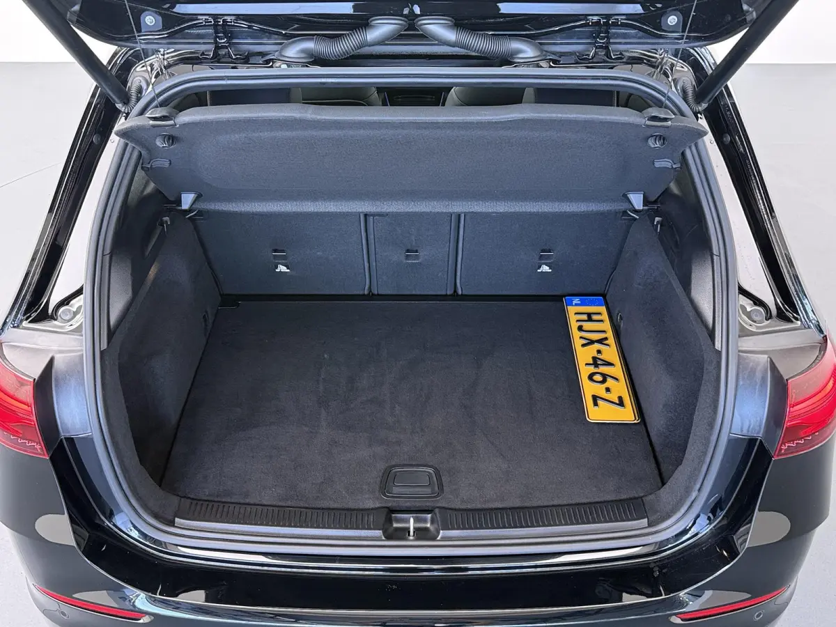 180 Star Edition AMG | Panoramadak | Trekhaak | Multibeam LED | Memory | Winterpakket | Keyless |