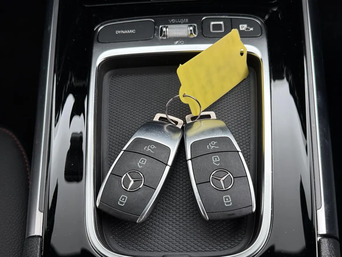 180 Star Edition AMG | Panoramadak | Trekhaak | Multibeam LED | Memory | Winterpakket | Keyless |