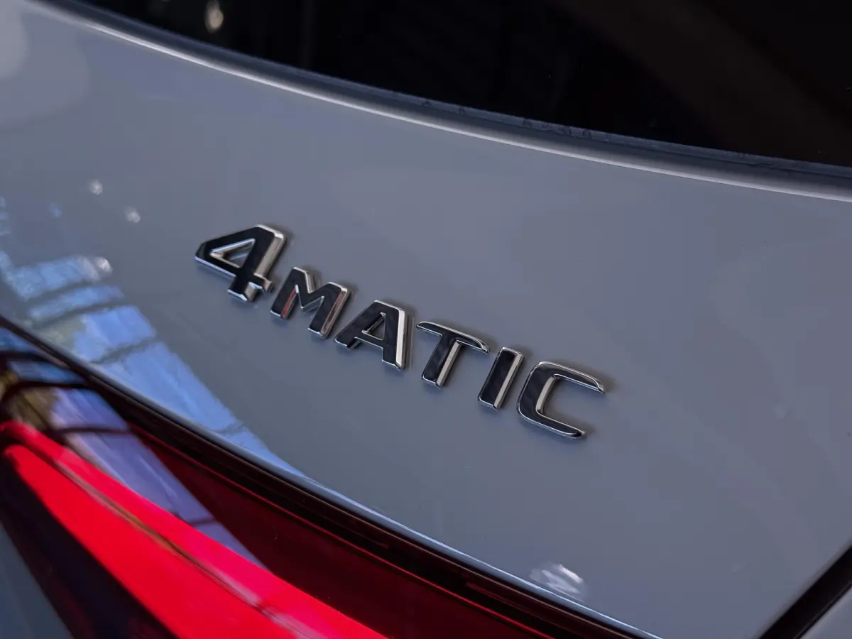 400e 4MATIC Sport Edition | Premium Plus | Panoramaschuifdak | AIRMATIC | Trekhaak | Burmester | Massagestoelen | 22 inch AMG Velgen | Winter pakket | Night |