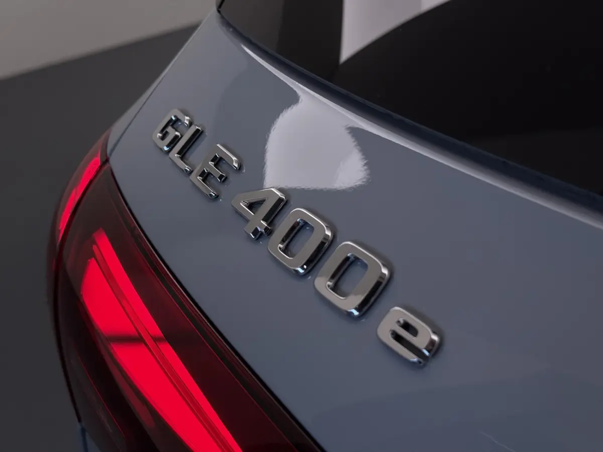 400e 4MATIC Sport Edition | Premium Plus | Panoramaschuifdak | AIRMATIC | Trekhaak | Burmester | Massagestoelen | 22 inch AMG Velgen | Winter pakket | Night |