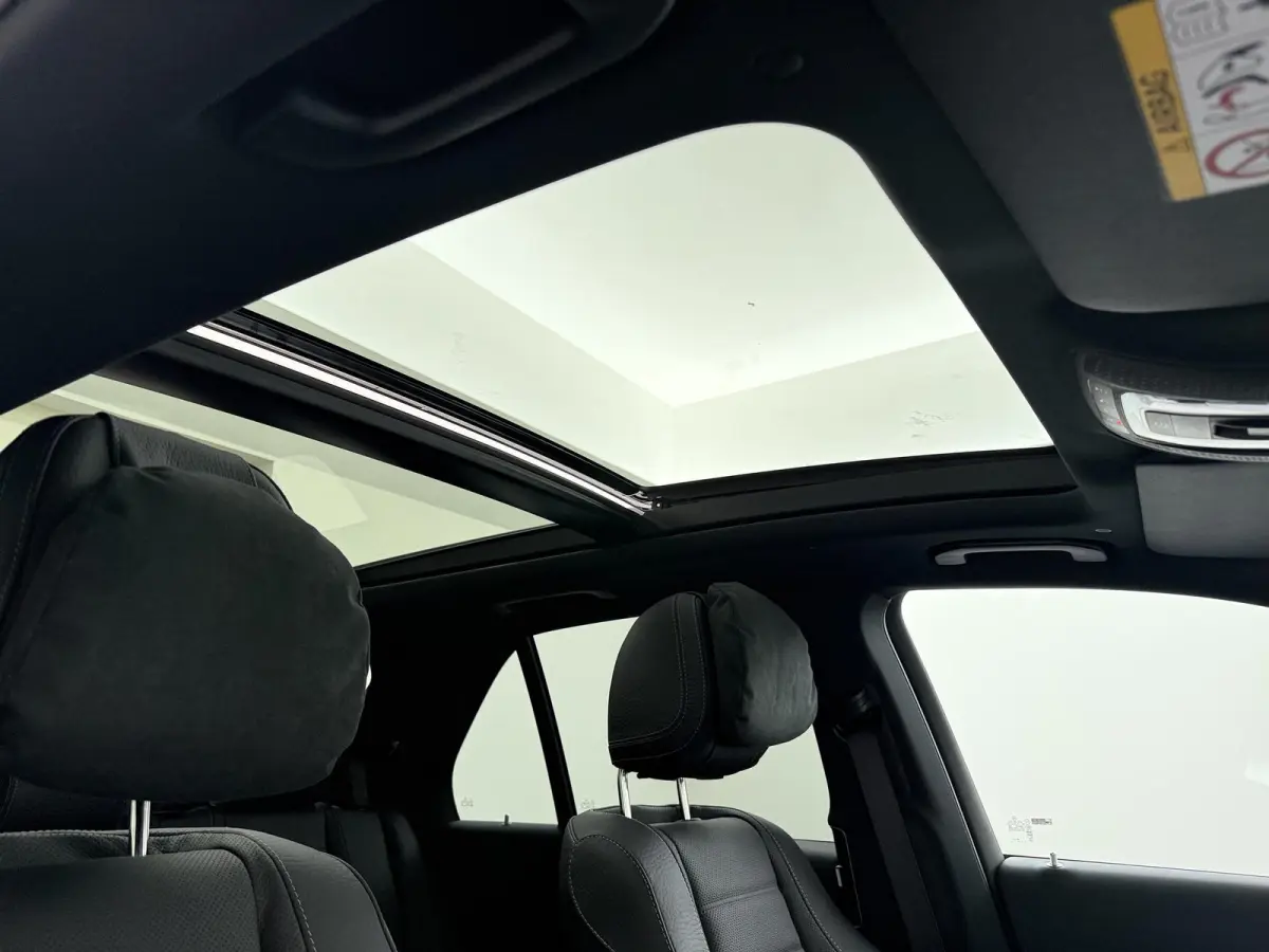 400e 4MATIC Sport Edition | Premium Plus | Panoramaschuifdak | AIRMATIC | Trekhaak | Burmester | Massagestoelen | 22 inch AMG Velgen | Winter pakket | Night |