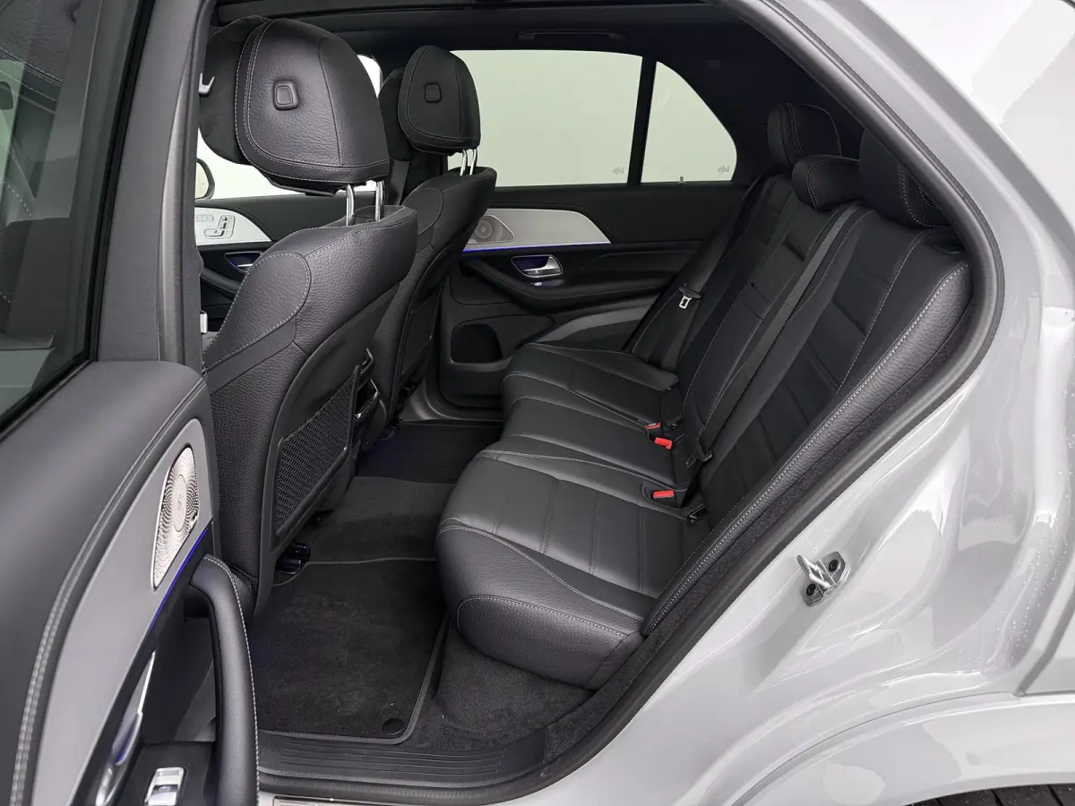 400e 4MATIC Sport Edition | Premium Plus | Panoramaschuifdak | AIRMATIC | Trekhaak | Burmester | Massagestoelen | 22 inch AMG Velgen | Winter pakket | Night |