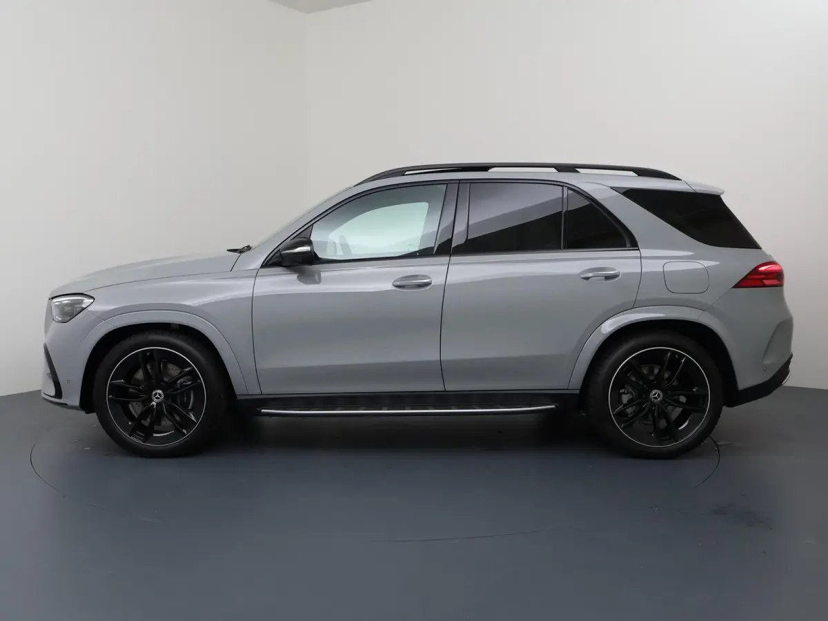400e 4MATIC Sport Edition | Premium Plus | Panoramaschuifdak | AIRMATIC | Trekhaak | Burmester | Massagestoelen | 22 inch AMG Velgen | Winter pakket | Night |