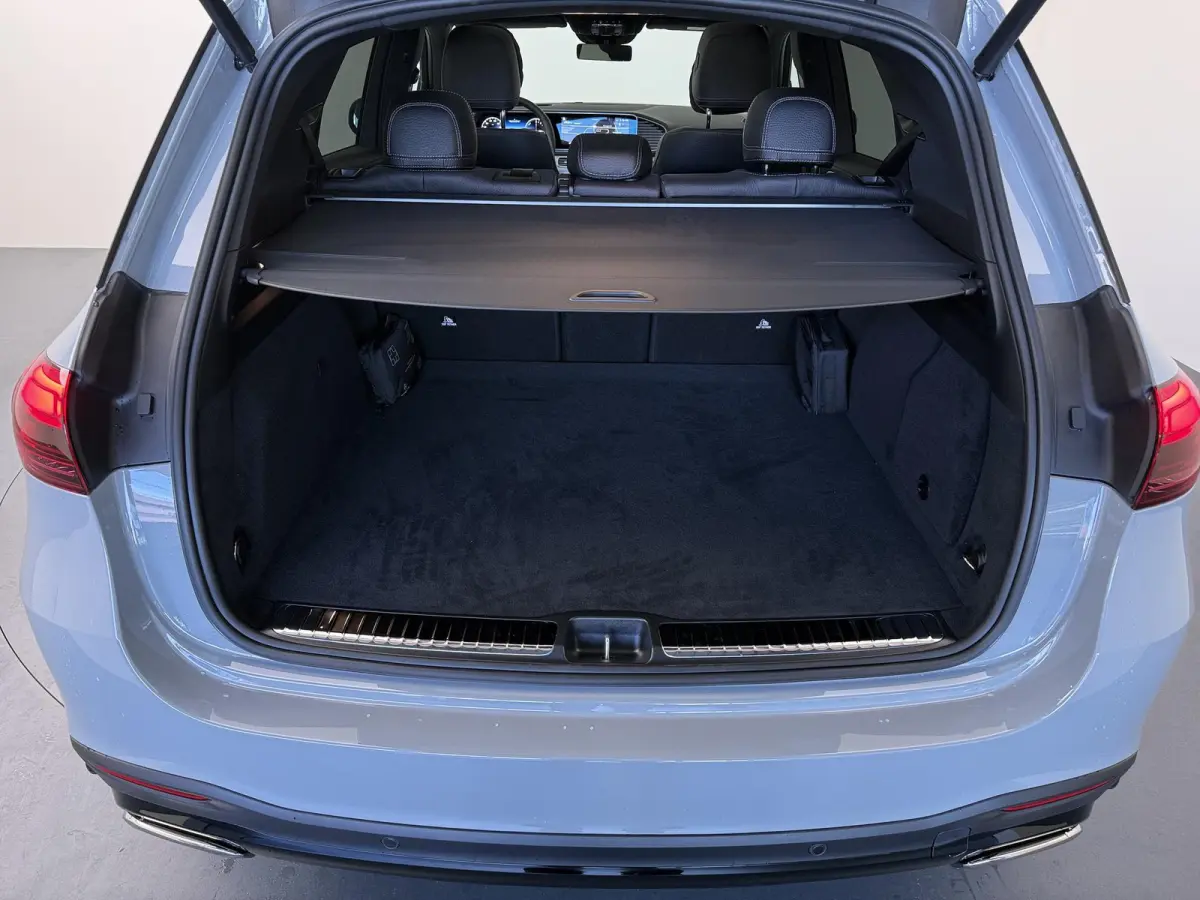 400e 4MATIC Sport Edition | Premium Plus | Panoramaschuifdak | AIRMATIC | Trekhaak | Burmester | Massagestoelen | 22 inch AMG Velgen | Winter pakket | Night |