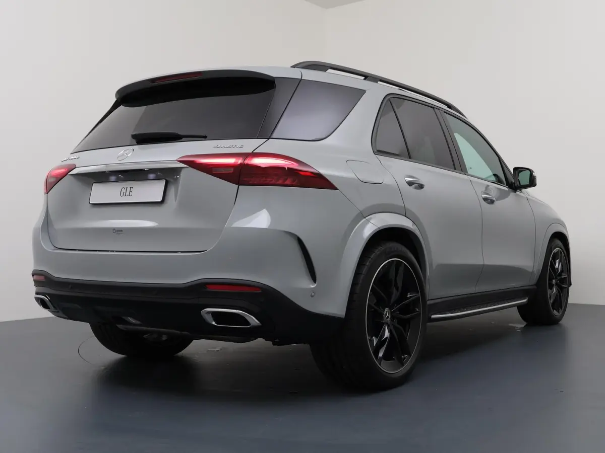 400e 4MATIC Sport Edition | Premium Plus | Panoramaschuifdak | AIRMATIC | Trekhaak | Burmester | Massagestoelen | 22 inch AMG Velgen | Winter pakket | Night |