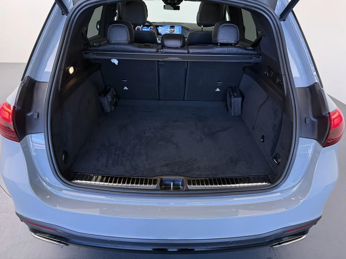400e 4MATIC Sport Edition | Premium Plus | Panoramaschuifdak | AIRMATIC | Trekhaak | Burmester | Massagestoelen | 22 inch AMG Velgen | Winter pakket | Night |