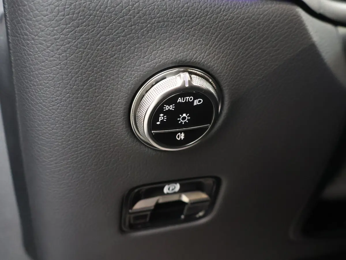 300e 4MATIC Sport Edition | AMG | Night | Panoramadak | Memory | Multispaaks velgen | Sfeerverlichting |