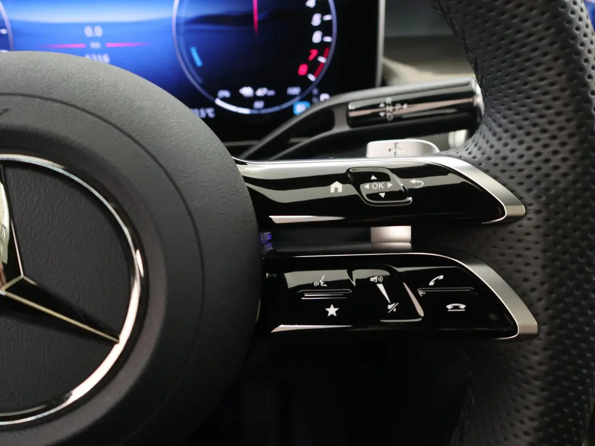 300e 4MATIC Sport Edition | AMG | Night | Panoramadak | Memory | Multispaaks velgen | Sfeerverlichting |