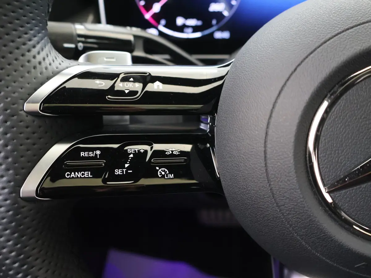 300e 4MATIC Sport Edition | AMG | Night | Panoramadak | Memory | Multispaaks velgen | Sfeerverlichting |